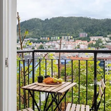 Lys & Luksurios Leilighet Midt I Sentrum! *